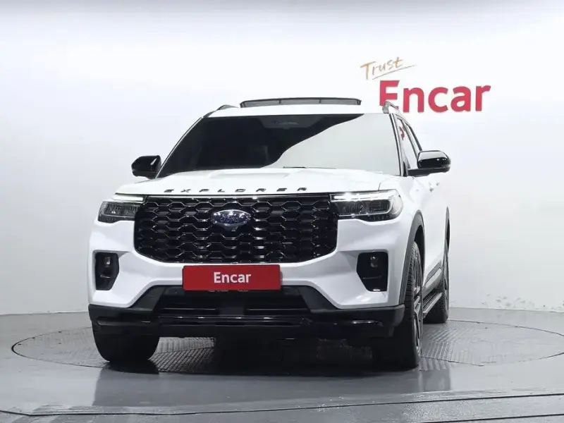 2025 Ford Explorer с пробегом 14 854 км