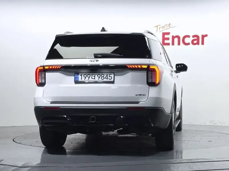 2025 Ford Explorer с пробегом 14 854 км