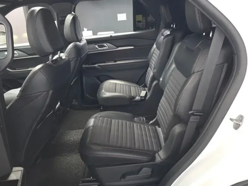 2025 Ford Explorer с пробегом 14 854 км