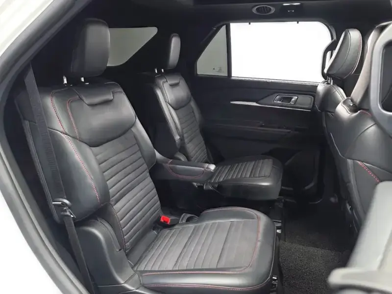 2025 Ford Explorer с пробегом 14 854 км