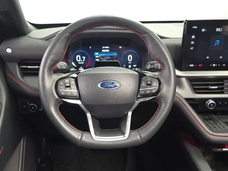 2025 Ford Explorer с пробегом 14 854 км