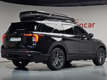 2025 Ford Explorer с пробегом 17 982 км