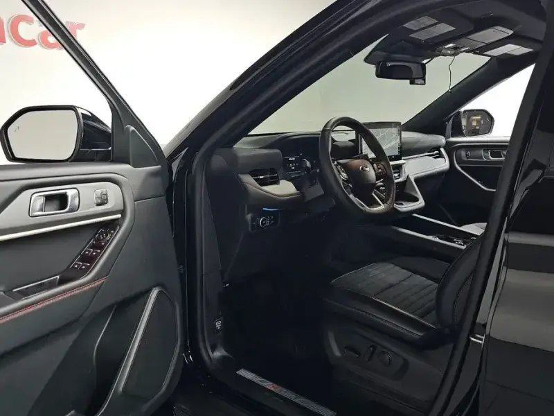 2025 Ford Explorer с пробегом 17 982 км
