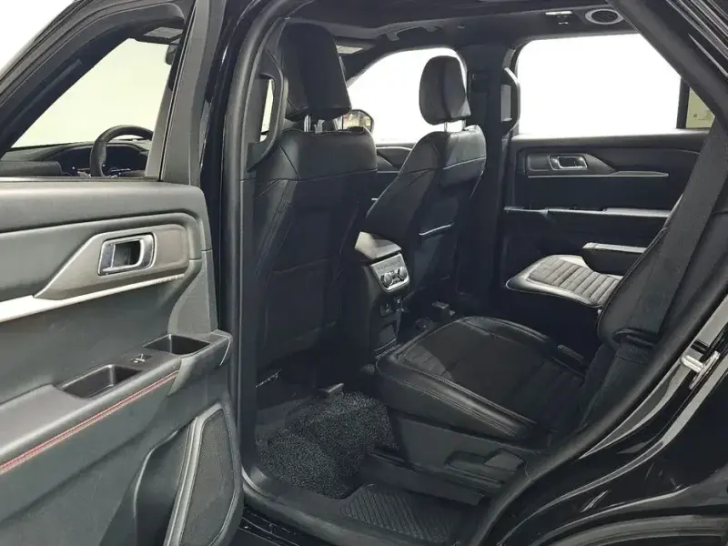 2025 Ford Explorer с пробегом 17 982 км