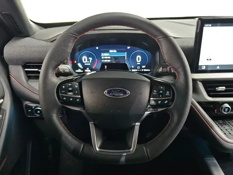 2025 Ford Explorer с пробегом 17 982 км