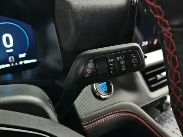 2025 Ford Explorer с пробегом 17 982 км