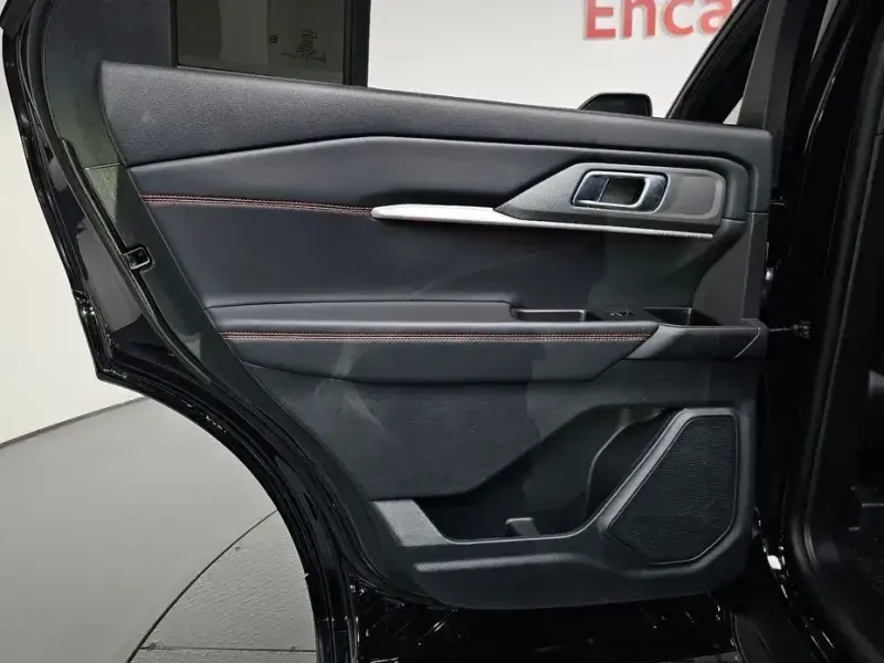 2025 Ford Explorer с пробегом 17 982 км