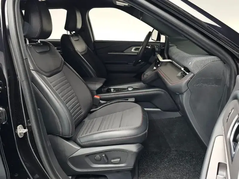 2025 Ford Explorer с пробегом 17 982 км