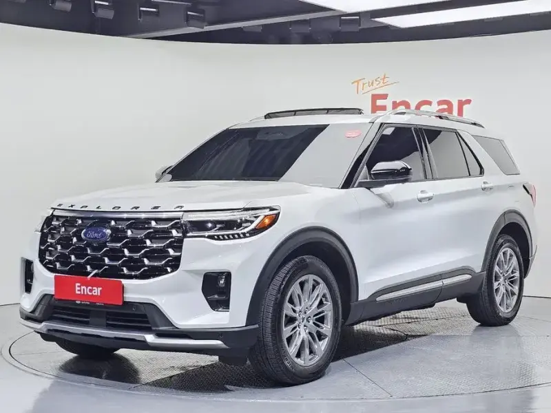 2025 Ford Explorer с пробегом 17 952 км