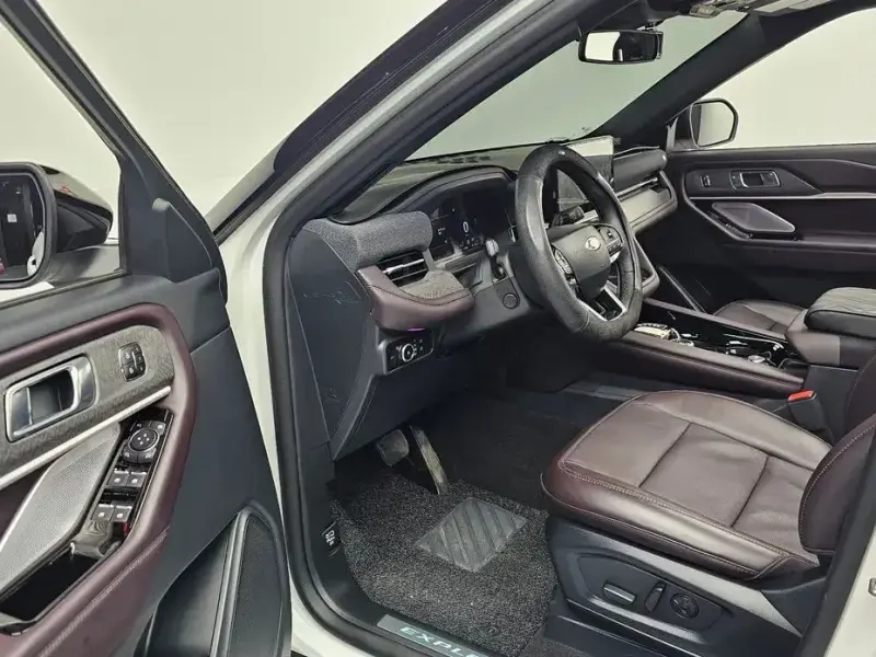 2025 Ford Explorer с пробегом 17 952 км