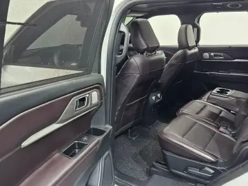 2025 Ford Explorer с пробегом 17 952 км