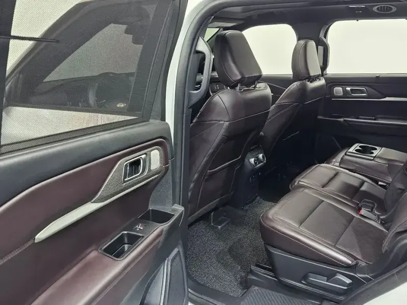 2025 Ford Explorer с пробегом 17 952 км