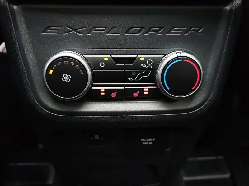 2025 Ford Explorer с пробегом 17 952 км