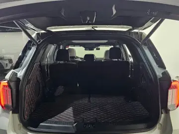 2025 Ford Explorer с пробегом 17 952 км