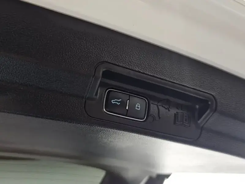 2023 Ford Explorer с пробегом 34 366 км