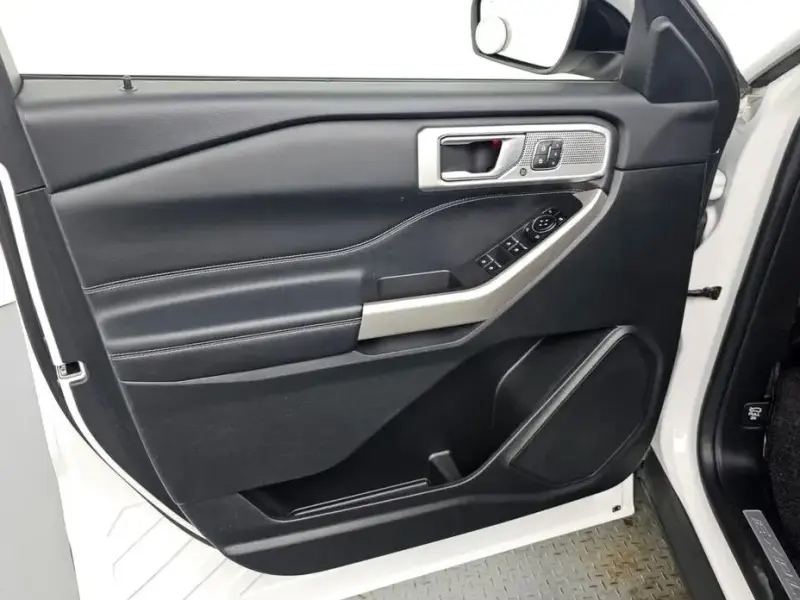 2023 Ford Explorer с пробегом 34 366 км