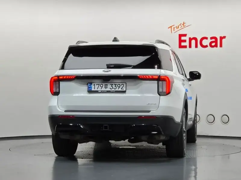 2024 Ford Explorer с пробегом 27 569 км