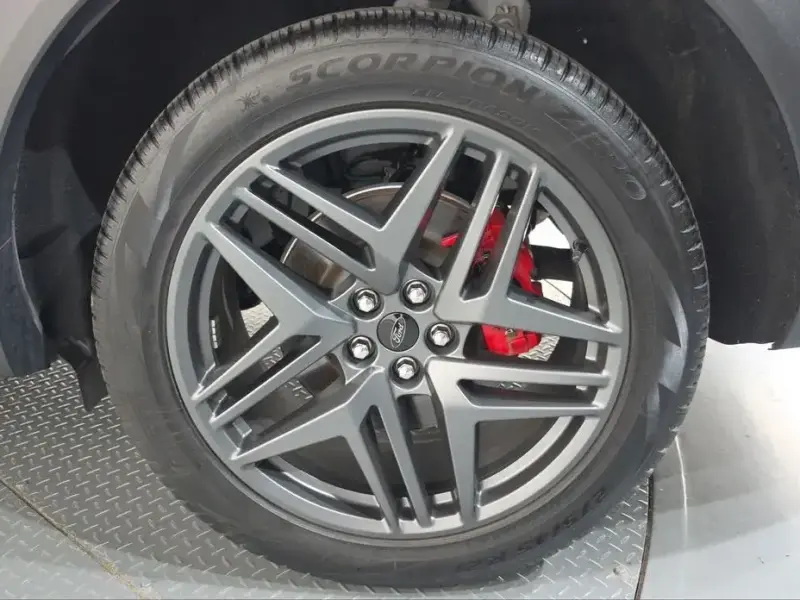 2024 Ford Explorer с пробегом 27 569 км