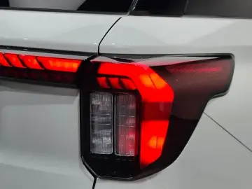 2024 Ford Explorer с пробегом 27 569 км