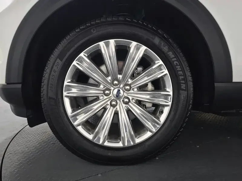2023 Ford Explorer с пробегом 23 266 км