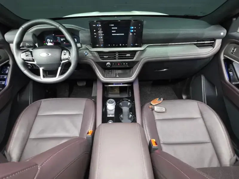 2025 Ford Explorer с пробегом 24 625 км