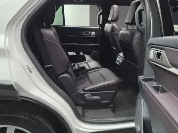 2025 Ford Explorer с пробегом 24 625 км