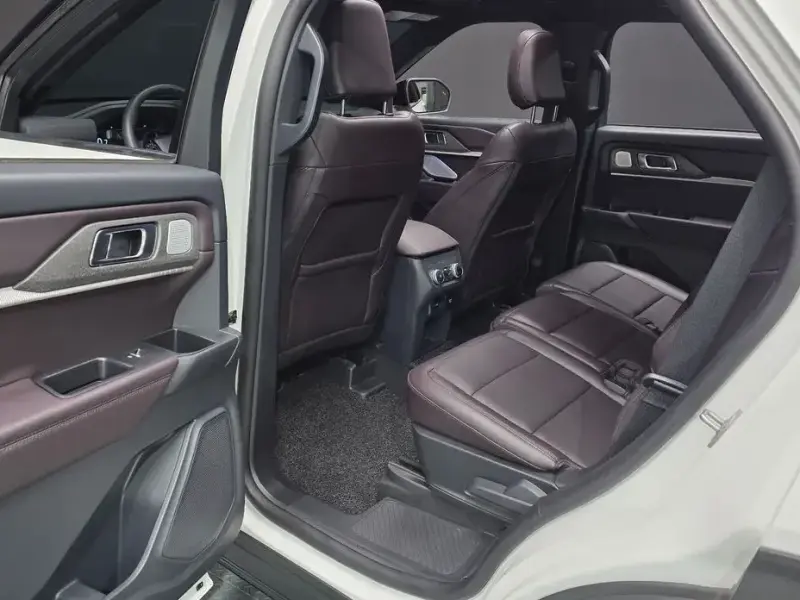 2025 Ford Explorer с пробегом 24 625 км