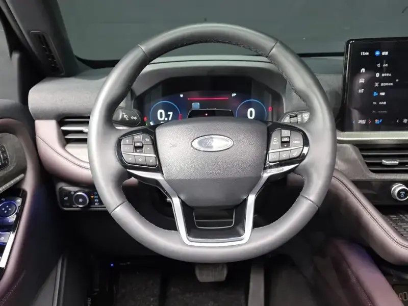 2025 Ford Explorer с пробегом 24 625 км
