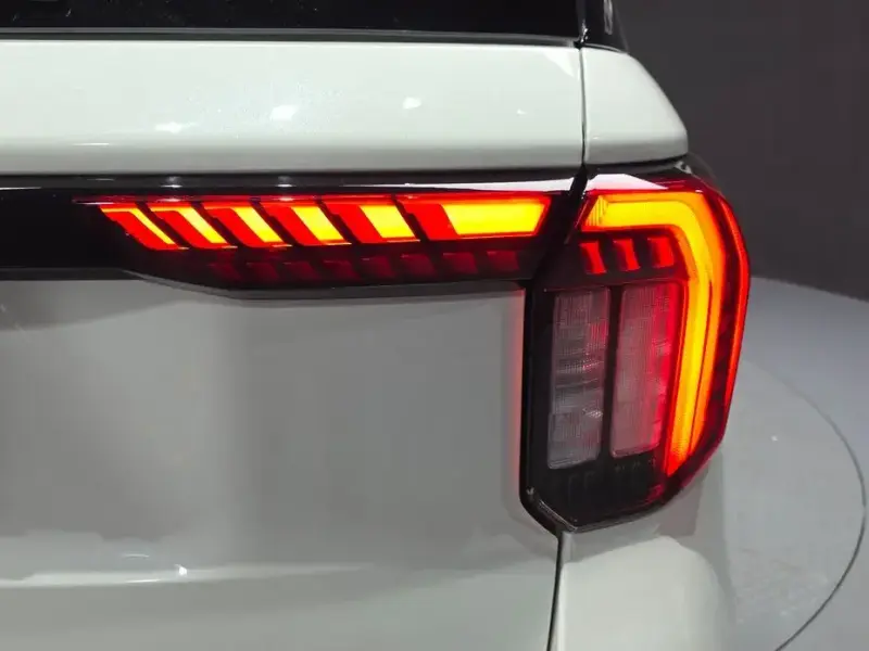 2025 Ford Explorer с пробегом 24 625 км
