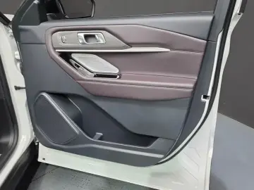 2025 Ford Explorer с пробегом 24 625 км