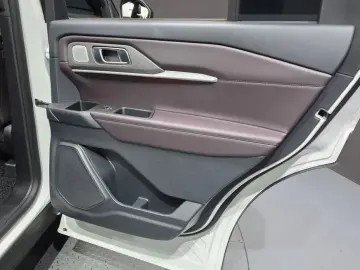 2025 Ford Explorer с пробегом 24 625 км
