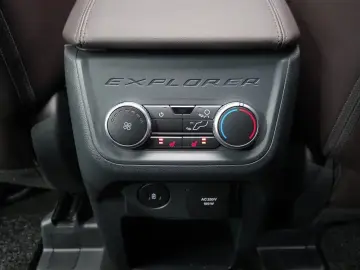 2025 Ford Explorer с пробегом 24 625 км