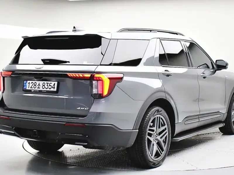 2025 Ford Explorer с пробегом 11 923 км