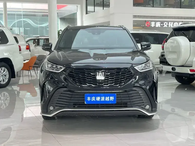 2024 Toyota Crown Kluger с пробегом 29 000 км