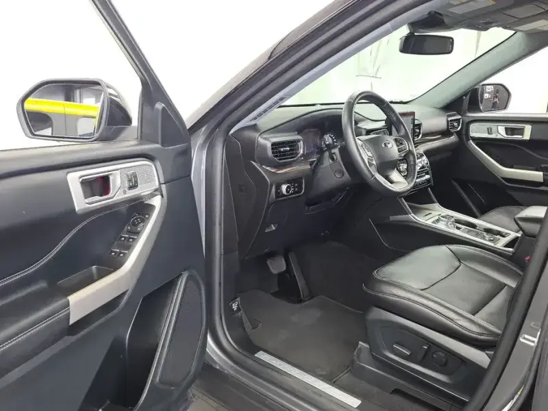 2023 Ford Explorer с пробегом 61 059 км