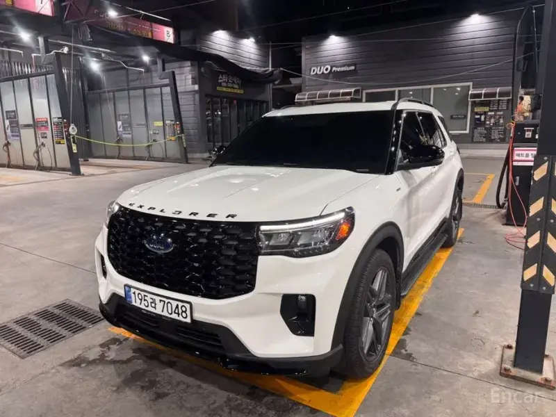 2025 Ford Explorer с пробегом 10 100 км