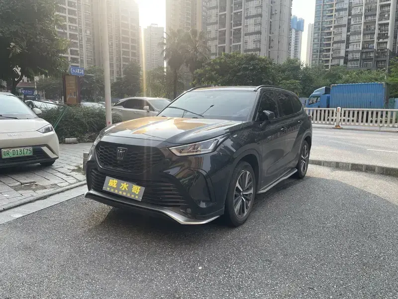 2024 Toyota Crown Kluger с пробегом 50 000 км