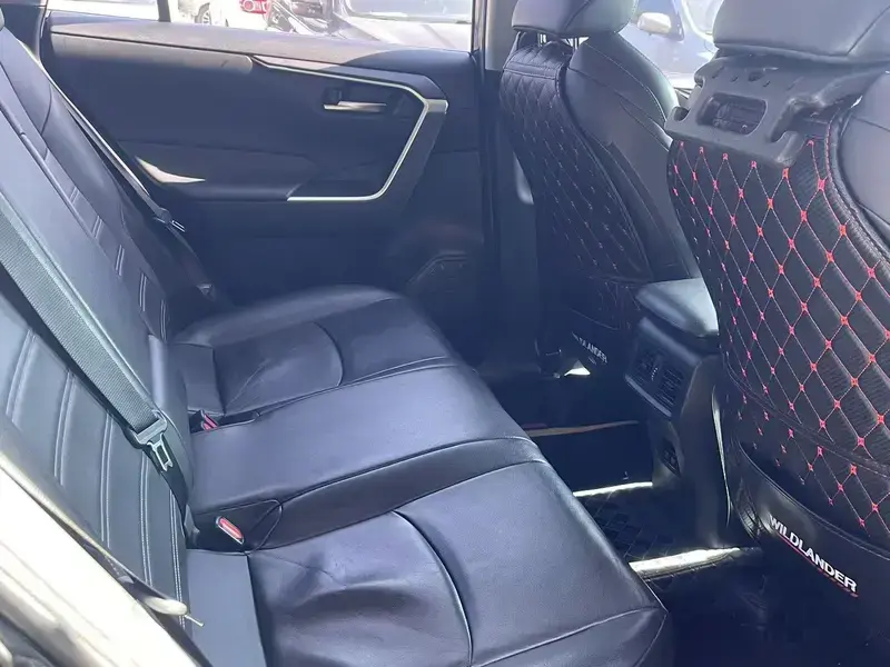 2020 Toyota Wildlander с пробегом 61 000 км