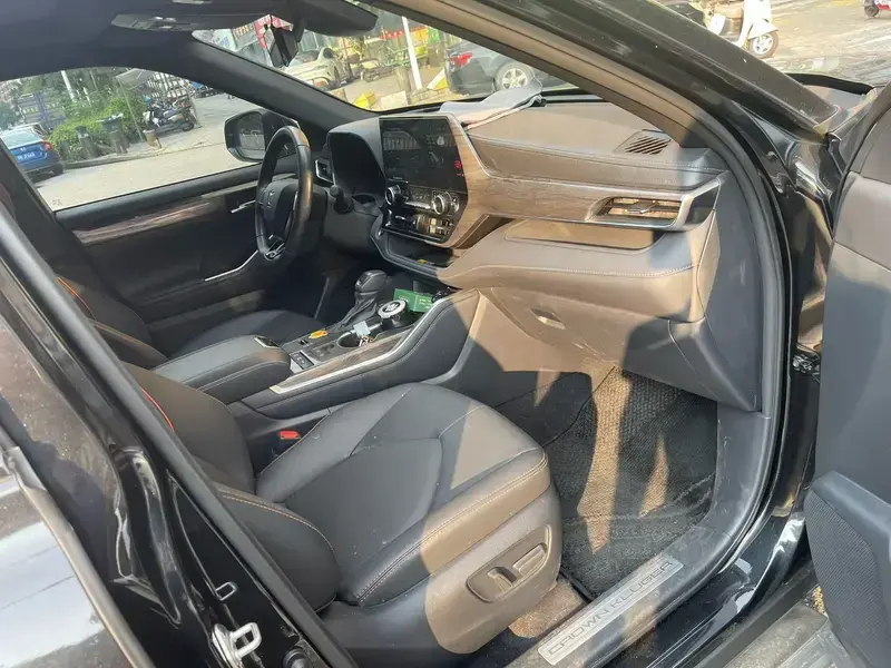 2024 Toyota Crown Kluger с пробегом 50 000 км