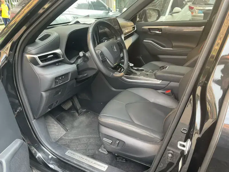 2024 Toyota Crown Kluger с пробегом 50 000 км