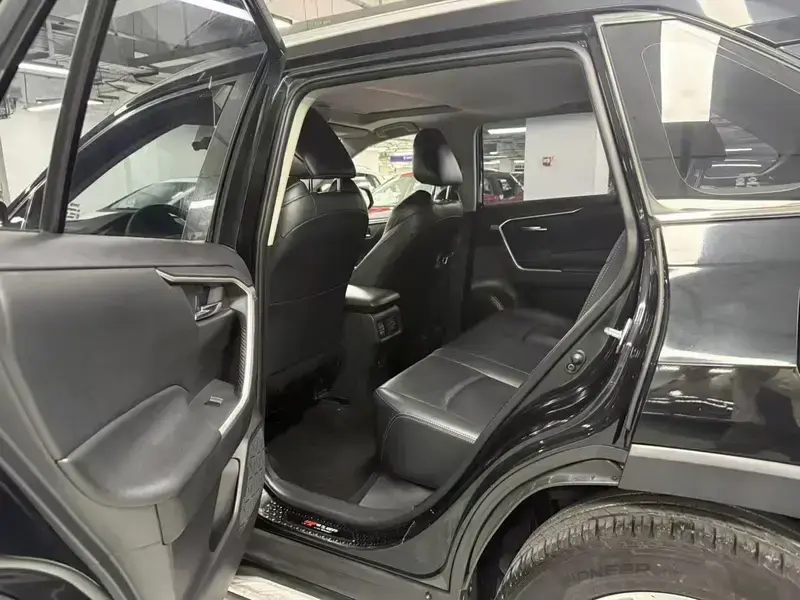 2020 Toyota Wildlander с пробегом 104 000 км