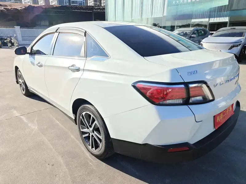 2019 Venucia D60 с пробегом 92 000 км