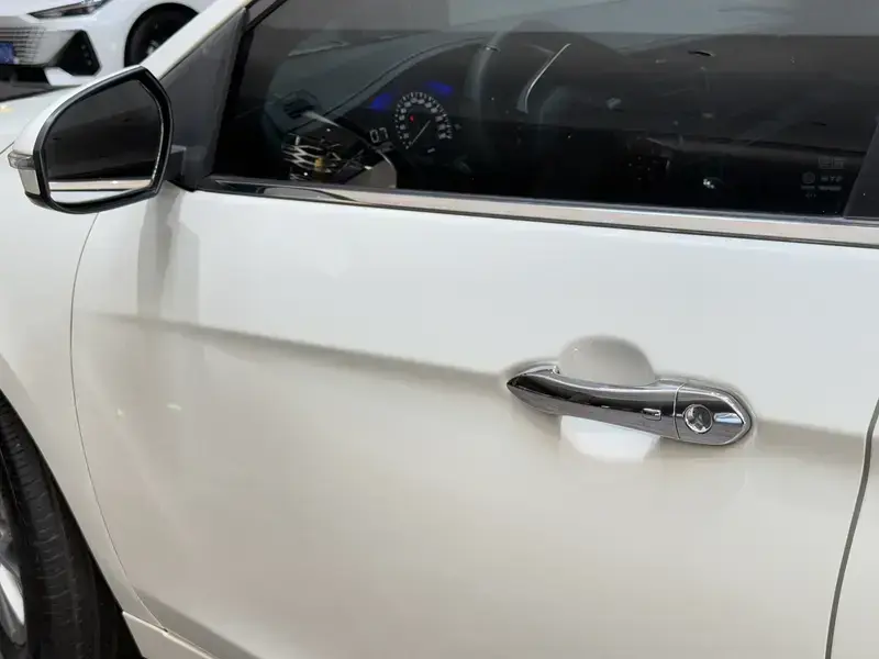 2021 Venucia D60 с пробегом 18 000 км