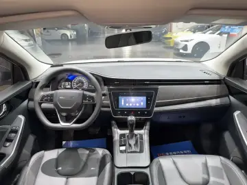 2021 Venucia D60 с пробегом 18 000 км