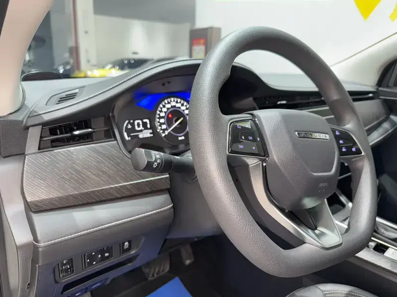 2021 Venucia D60 с пробегом 18 000 км