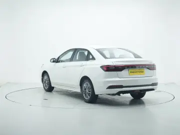 2023 Venucia D60 с пробегом 500 км