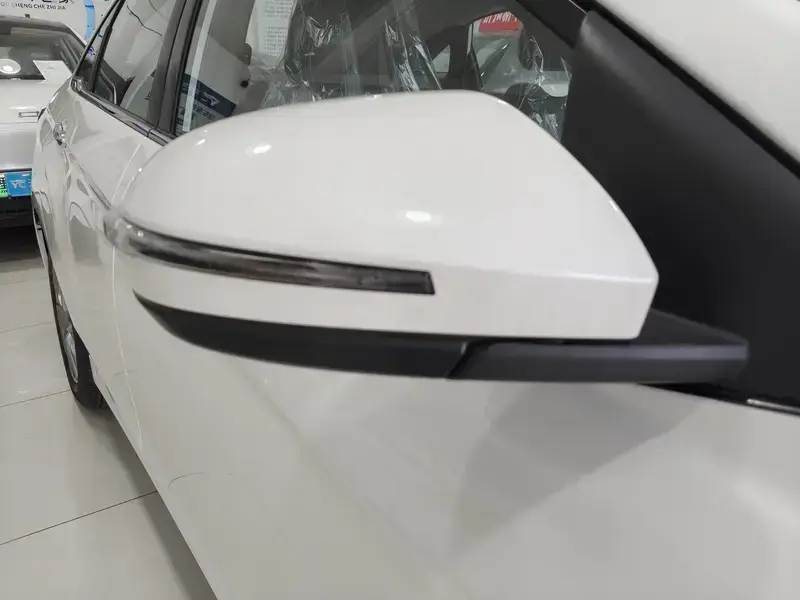 2023 Venucia D60 с пробегом 100 км
