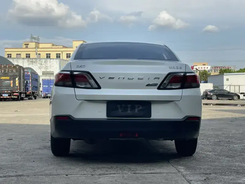 2019 Venucia D60 с пробегом 100 000 км