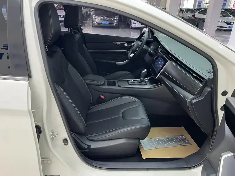 2021 Venucia D60 с пробегом 75 000 км