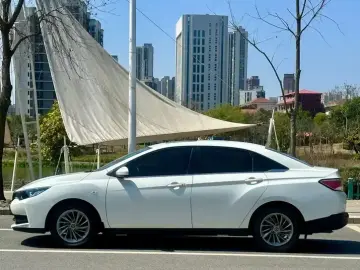 2021 Venucia D60 с пробегом 10 000 км